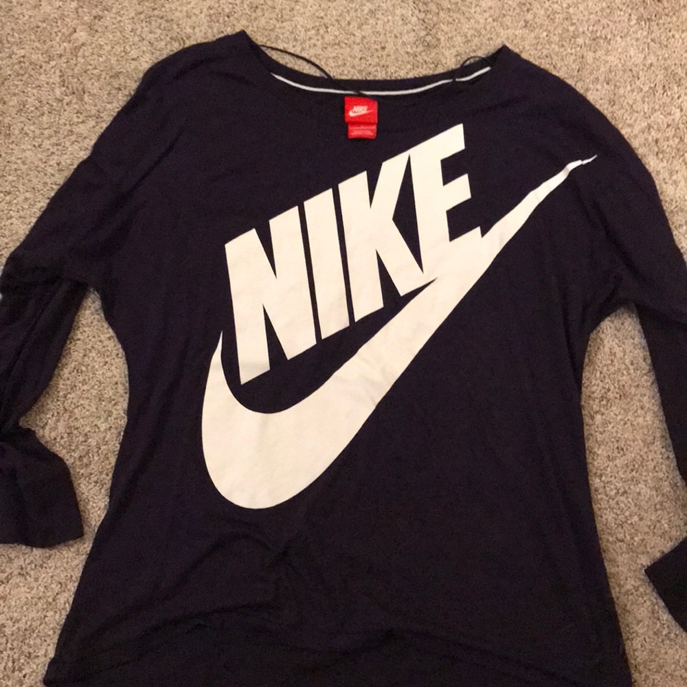 Nike top